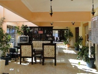 Imagen de los interiores del Hotel Panormos. Foto 8
