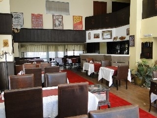 Imagen del bar/restaurante del Hotel Panormos. Foto 5