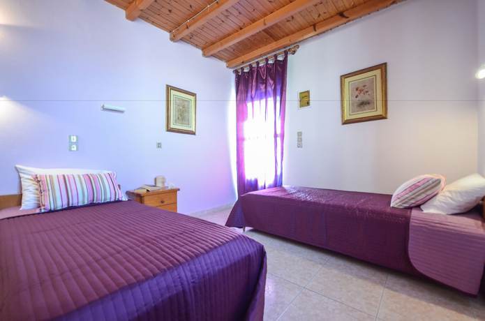 Imagen de la habitación del Hotel Panormos, Naxos. Foto 3