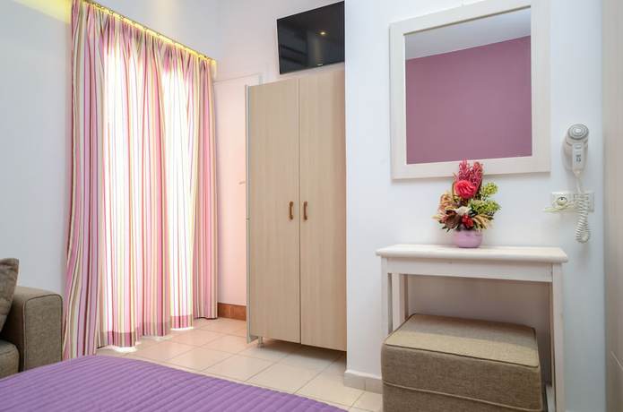 Imagen de la habitación del Hotel Panormos, Naxos. Foto 6