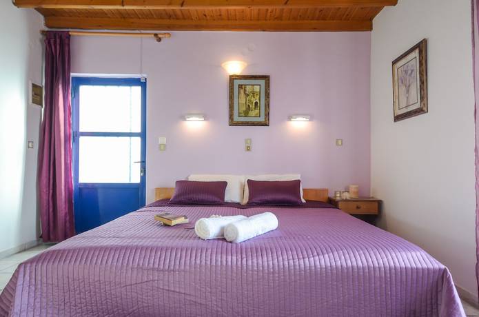 Imagen de la habitación del Hotel Panormos, Naxos. Foto 19