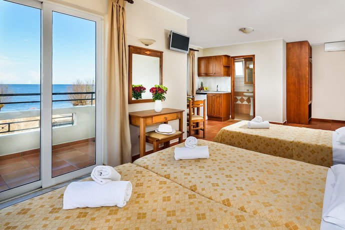 Imagen de la habitación del Hotel Panos Beach. Foto 3