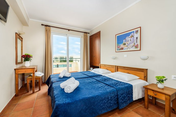 Imagen de la habitación del Hotel Panos Beach. Foto 4