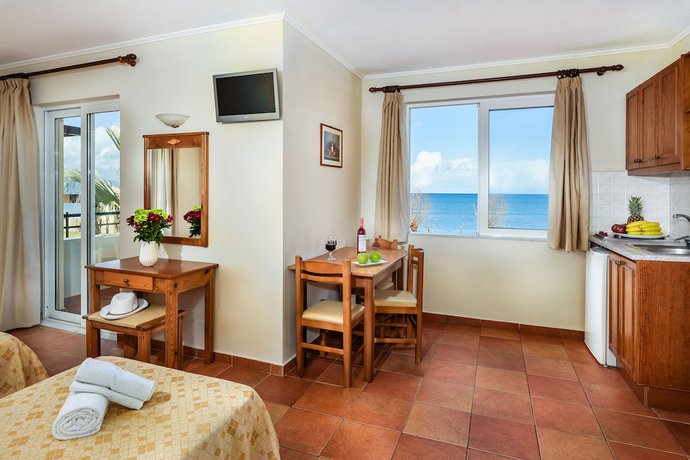 Imagen de la habitación del Hotel Panos Beach. Foto 5