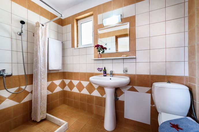 Imagen de la habitación del Hotel Panos Beach. Foto 8