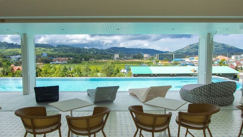 Imagen de la piscina del Hotel Panphuree Residence. Foto 19