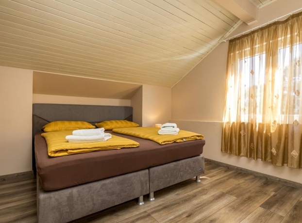 Imagen de la habitación del Hotel Pansion Belvedere. Foto 7