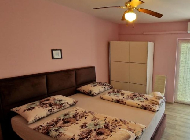 Imagen de la habitación del Hotel Pansion Belvedere. Foto 8