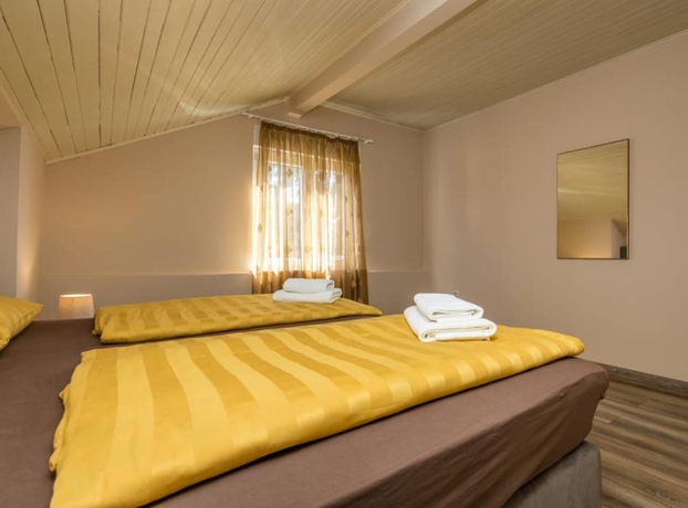 Imagen de la habitación del Hotel Pansion Belvedere. Foto 10