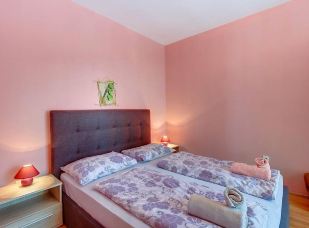 Imagen de la habitación del Hotel Pansion Belvedere. Foto 14