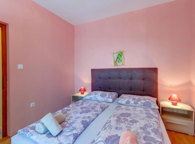 Imagen de la habitación del Hotel Pansion Belvedere. Foto 15