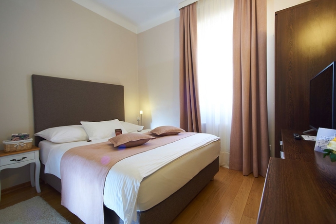 Imagen de la habitación del Hotel Pansion Bernarda. Foto 3