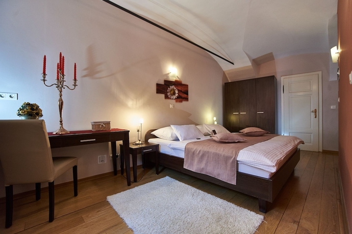Imagen de la habitación del Hotel Pansion Bernarda. Foto 14