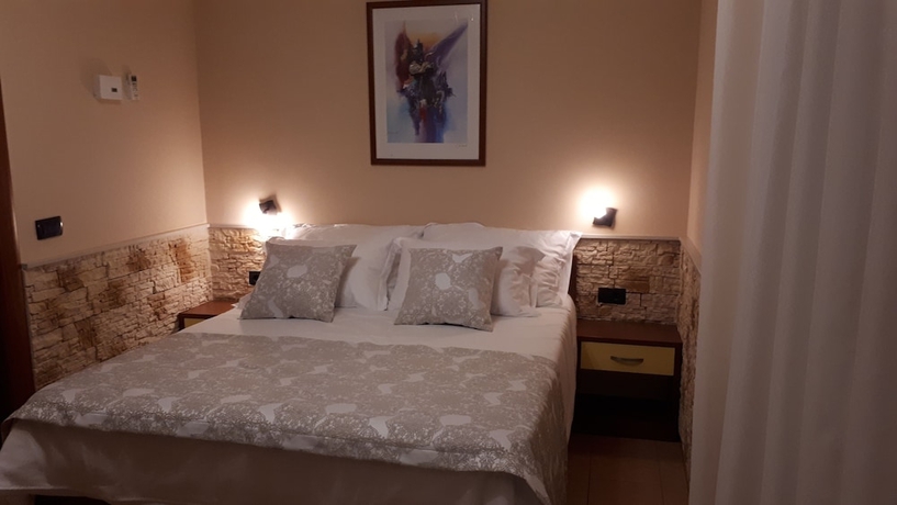 Imagen de la habitación del Hotel Pansion Dalmacija. Foto 7