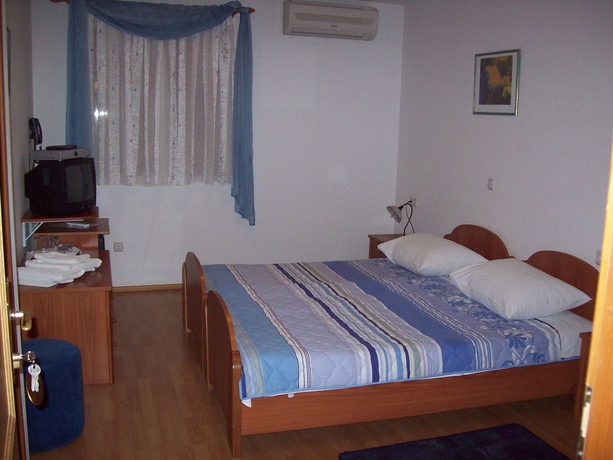 Imagen de la habitación del Hotel Pansion Exclusive. Foto 3