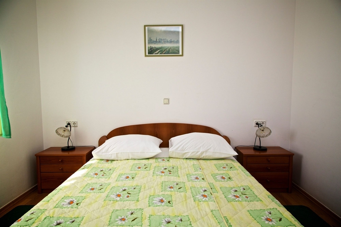 Imagen de la habitación del Hotel Pansion Exclusive. Foto 8