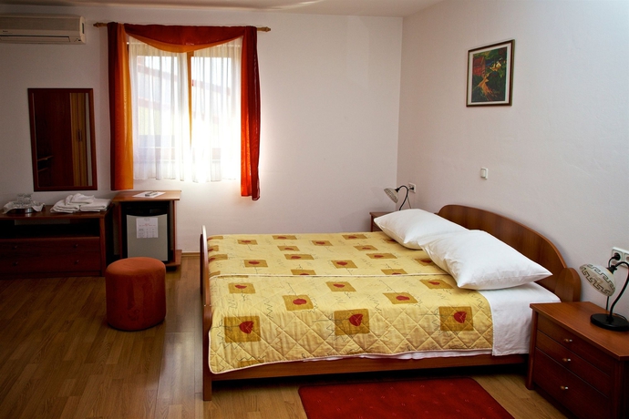 Imagen de la habitación del Hotel Pansion Exclusive. Foto 10