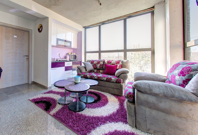 Imagen del bar/restaurante del Hotel Pansion Glory. Foto 5