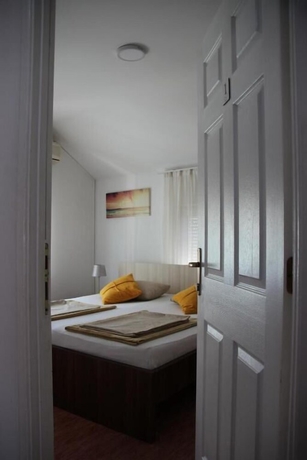 Imagen de la habitación del Hotel Pansion Infinity. Foto 3