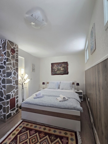 Imagen de la habitación del Hotel Pansion Infinity. Foto 15