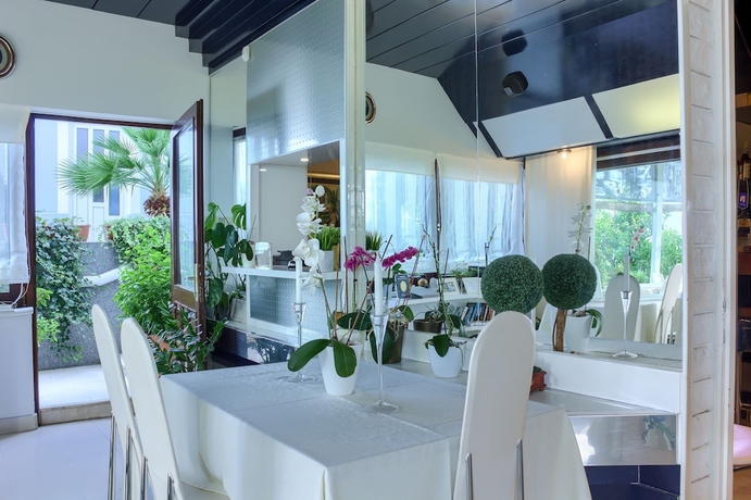 Imagen de los interiores del Hotel Pansion Martin. Foto 19