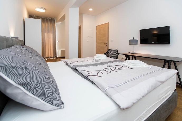 Imagen de la habitación del Hotel Pansion Preza. Foto 17