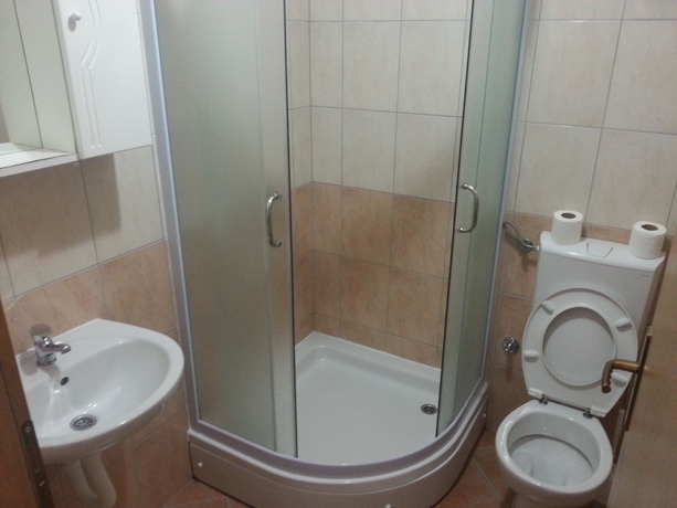 Imagen de la habitación del Hotel Pansion Robi. Foto 2