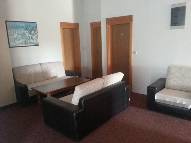 Imagen de los interiores del Hotel Pansion Robi. Foto 19