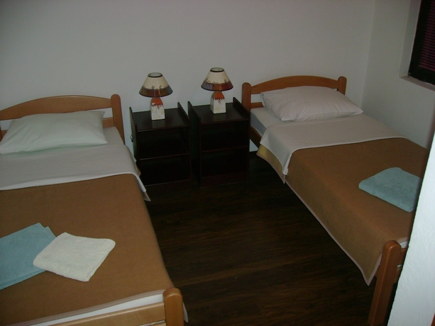 Imagen de la habitación del Hotel Pansion Robi. Foto 6