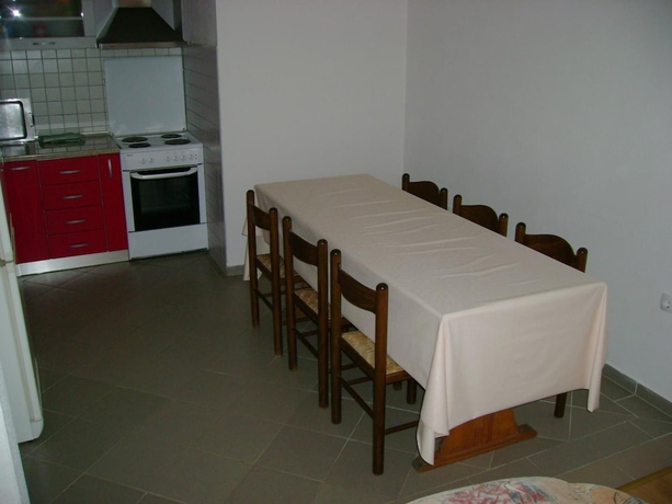 Imagen de la habitación del Hotel Pansion Robi. Foto 18