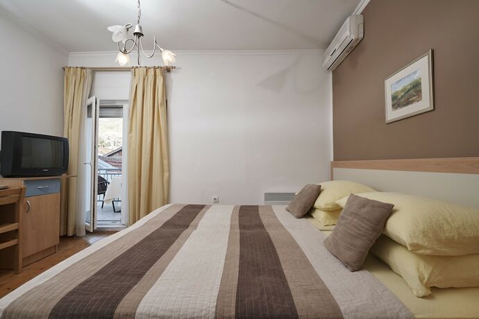 Imagen general del Hotel Pansion Rose. Foto 4