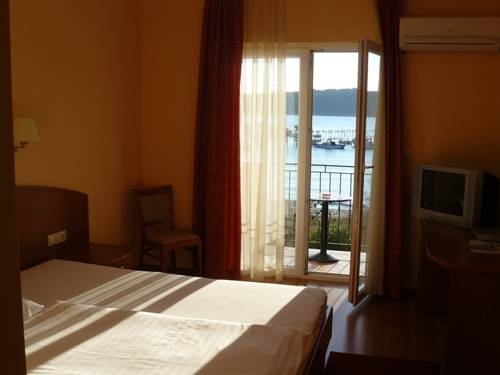 Imagen general del Hotel Pansion Tamaris. Foto 4