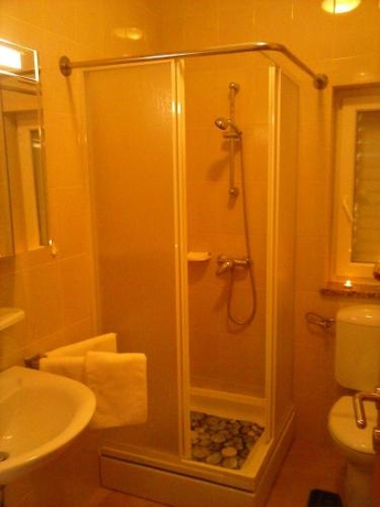 Imagen de la habitación del Hotel Pansion Vago. Foto 8