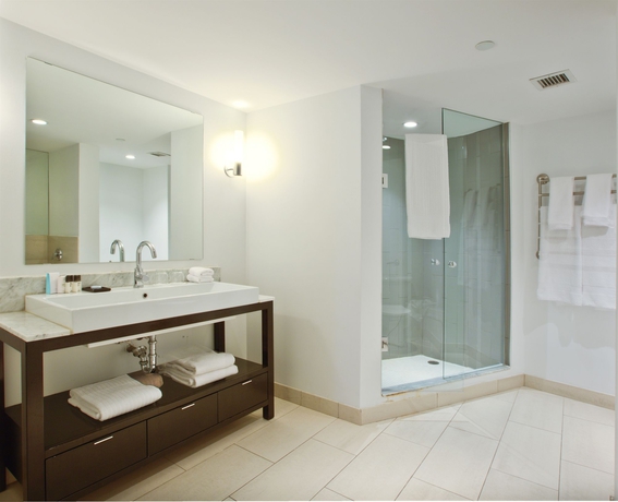 Imagen de la habitación del Hotel Pantages Hotel Toronto. Foto 2