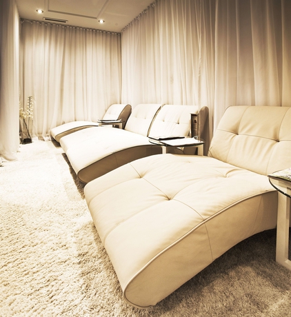 Imagen de la piscina del Hotel Pantages Hotel Toronto. Foto 14