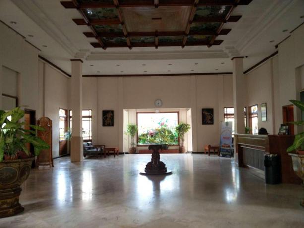 Imagen de los interiores del Hotel Pantai Indah Resort Hotel Barat. Foto 4