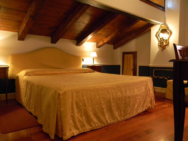 Imagen de la habitación del Hotel Pantalon. Foto 4