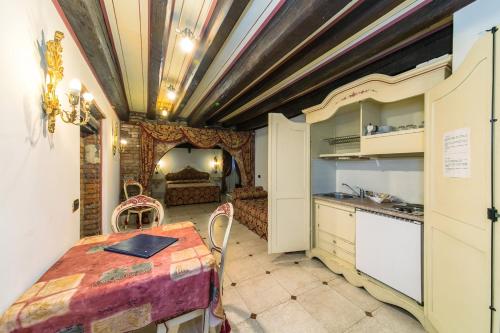 Imagen de la habitación del Hotel Pantalon. Foto 5