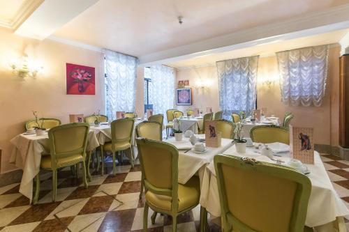 Imagen del bar/restaurante del Hotel Pantalon. Foto 1