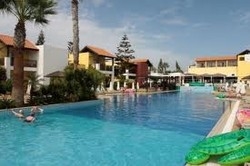 Imagen general del Hotel Panthea Holiday Village Water Park Resort. Foto 1