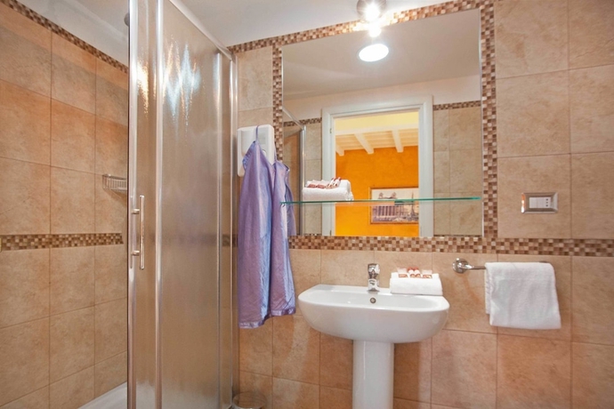 Imagen de la habitación del Hotel Pantheon Inn. Foto 16