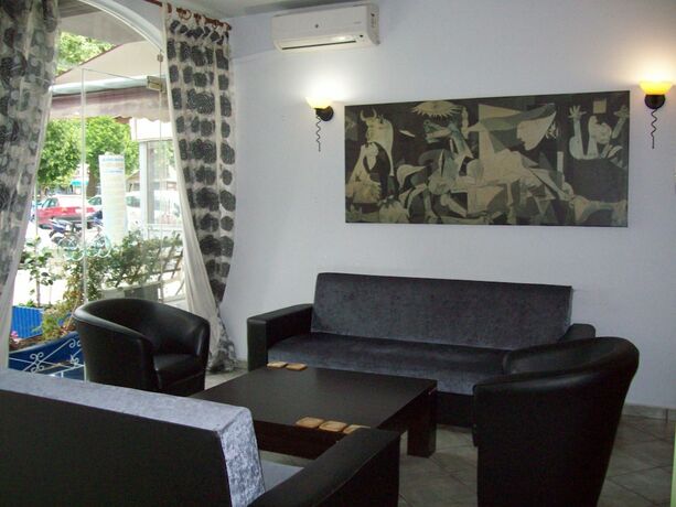 Imagen general del Hotel Pantheon, Larisa. Foto 2