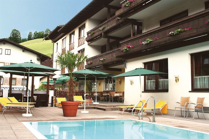 Imagen de la piscina del Hotel Panther. Foto 16
