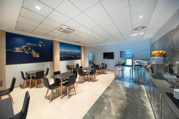 Imagen del bar/restaurante del Hotel Panton. Foto 2