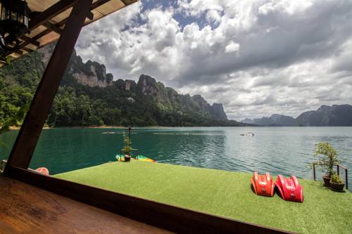 Imagen de la habitación del Hotel Panvaree Resort. Foto 2