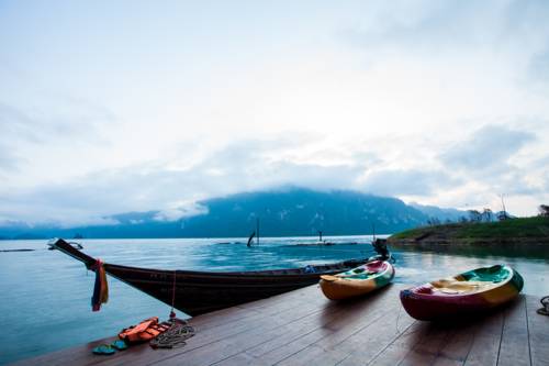 Imagen de la habitación del Hotel Panvaree Resort. Foto 5