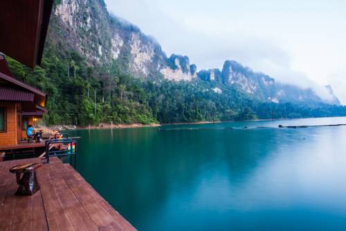 Imagen de la habitación del Hotel Panvaree Resort. Foto 6