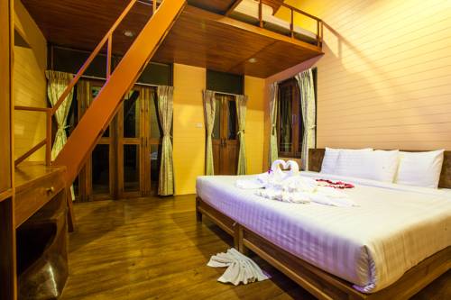 Imagen de la habitación del Hotel Panvaree Resort. Foto 12