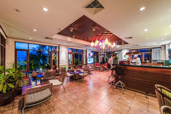 Imagen del bar/restaurante del Hotel Panwa Boutique Beachfront. Foto 4