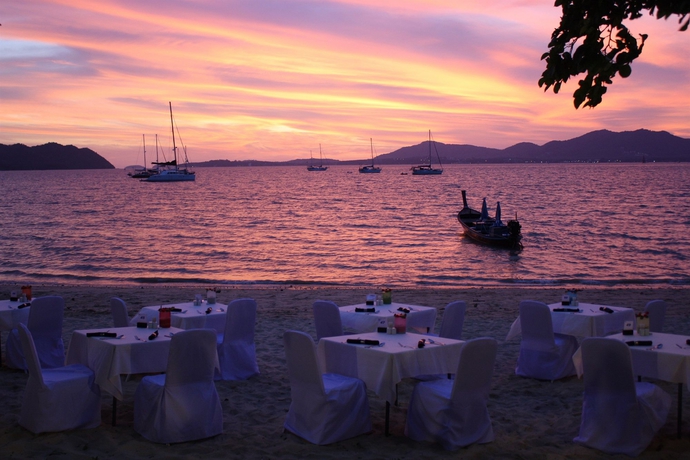 Imagen del bar/restaurante del Hotel Panwa Boutique Beachfront. Foto 5